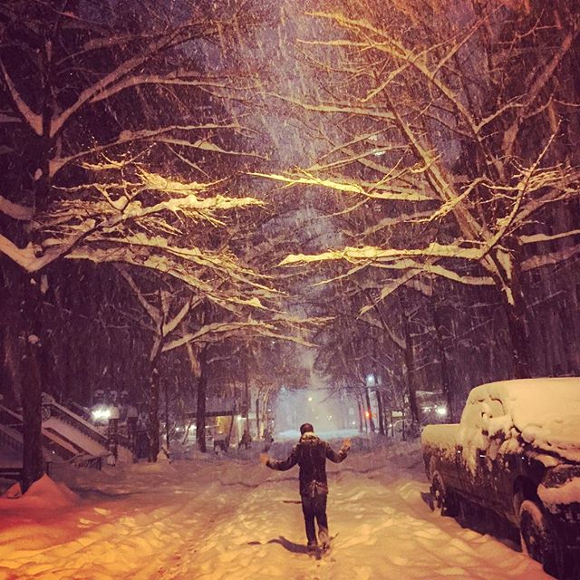 In almost 9 years I've never seen the city shut down like this. Walked all the way back to our #murrayhill apt from the #uws - middle of the street the whole way - and didn't see a single sign of life. ☃❄️ #snowday #stormjonas #whycouldntthishavehappenedonaweekday #hunkerdown #snowzilla