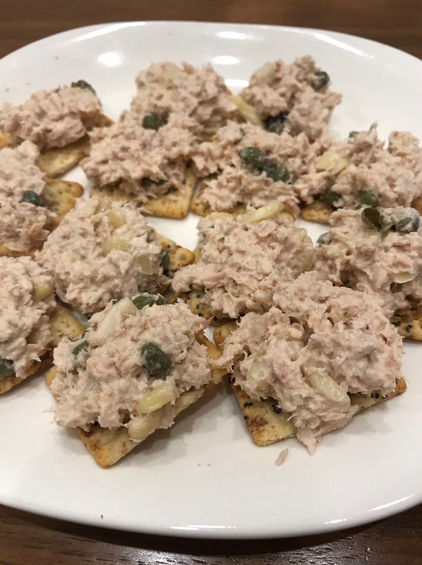 tuna salad on everything crackers1